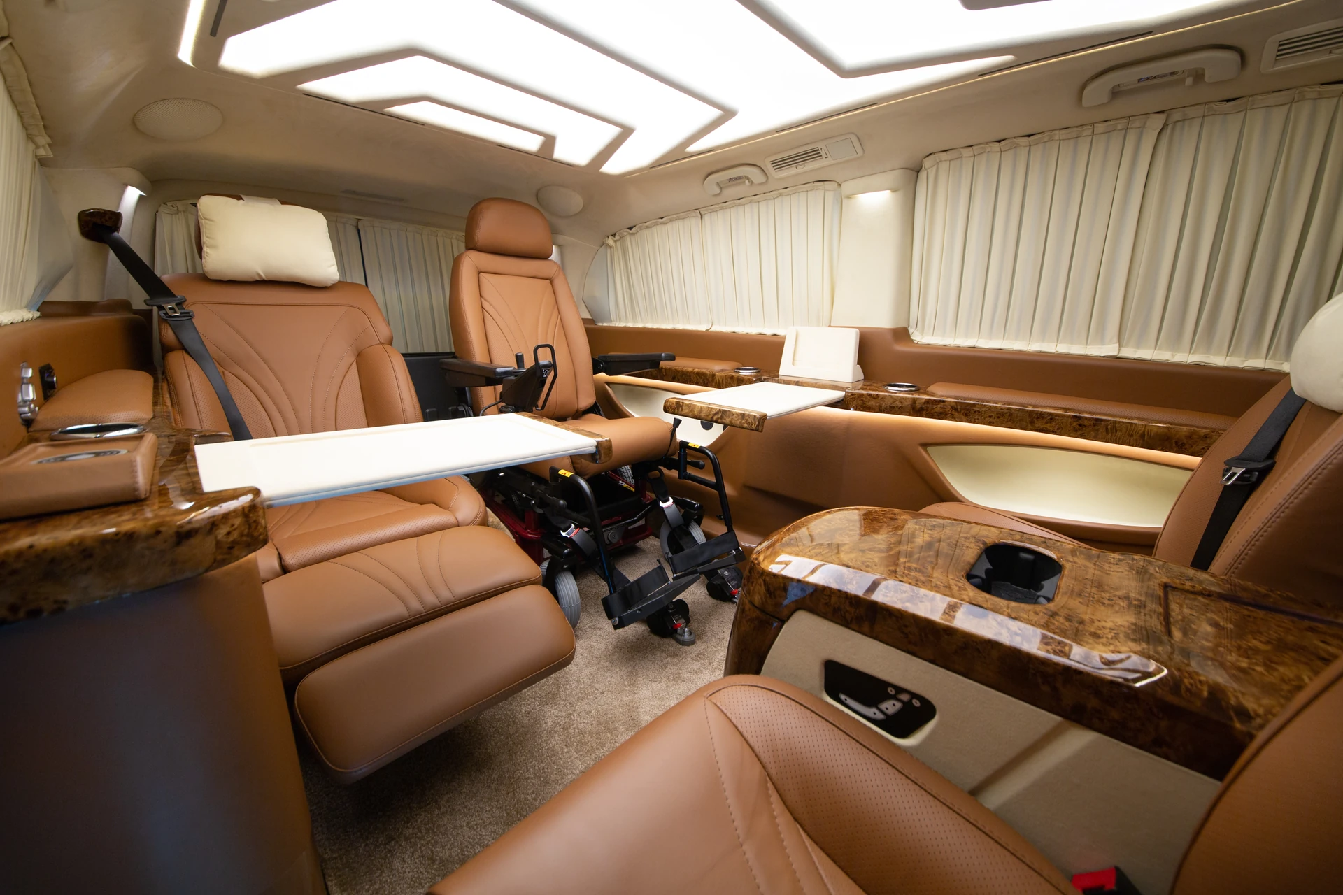 Ertex accessible vehicle: securement points in the floor