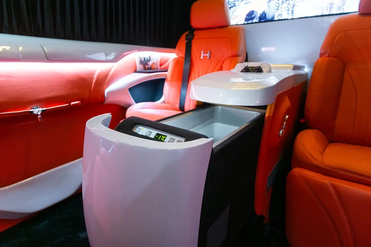 Work table in the Ertex Herm&egrave;s Sprinter