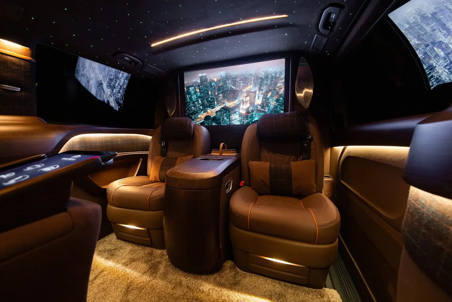 Ralph Lauren Edition V-Class: service console detail